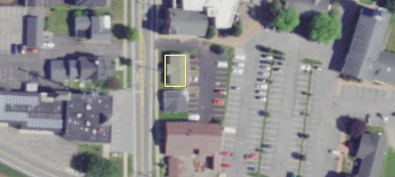 27 Maple Ave