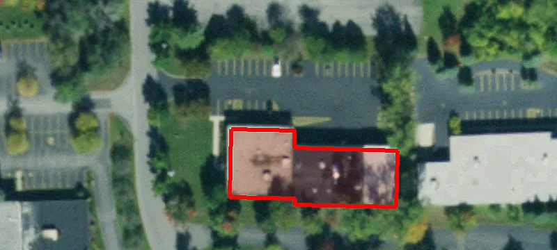 90 Pineview Dr