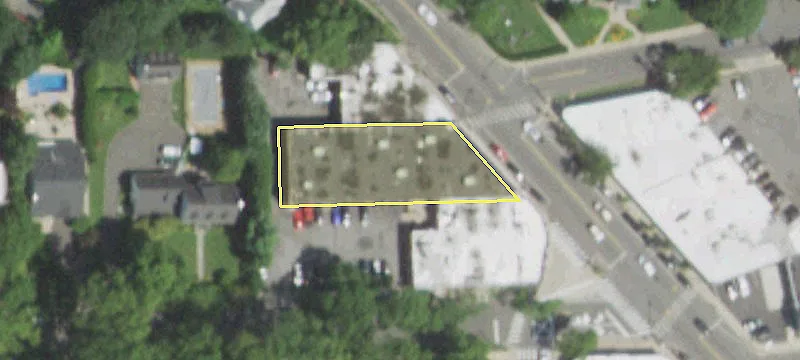 585 Plandome Rd