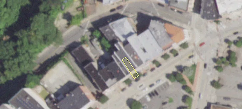 123 Main St