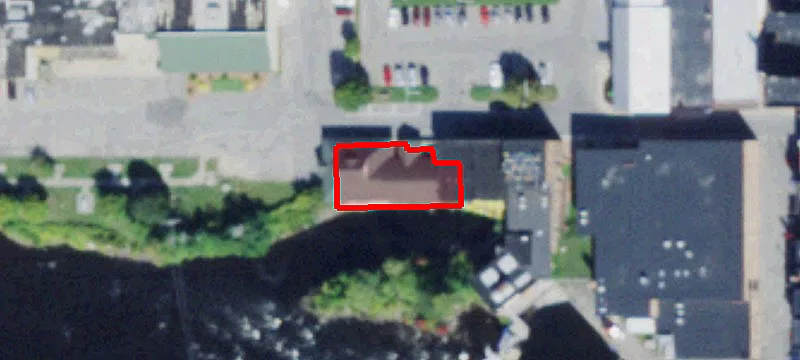 15 Raymond St