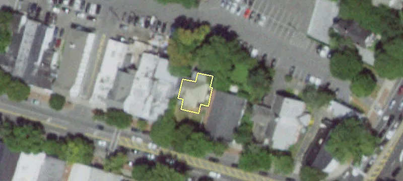 28 Newtown Ln