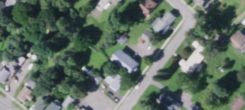 6 Riv St