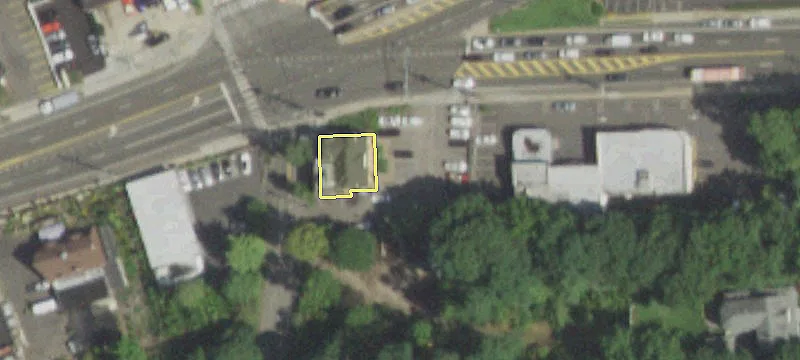1062 Old Northern Blvd
