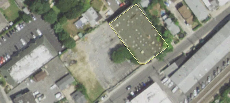 328 Pearsall Ave