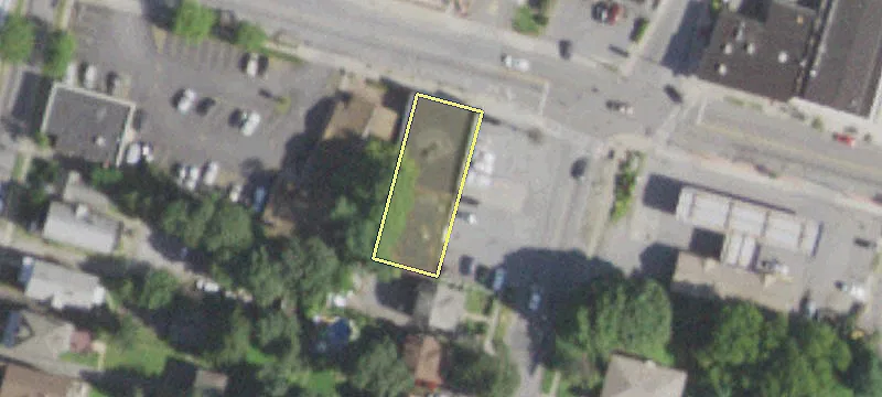 736 Main St