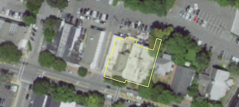 40 Newtown Ln