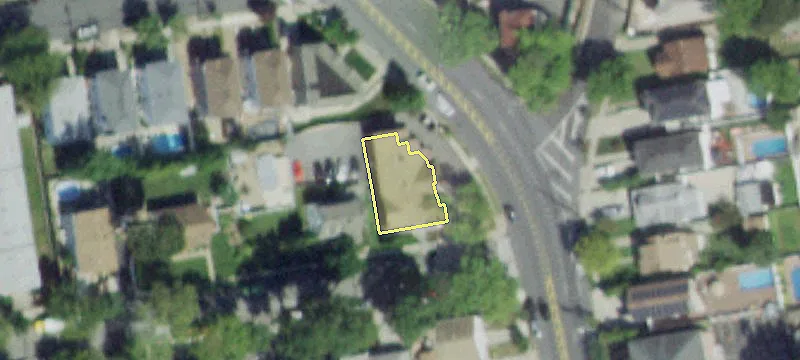 7 Petrus Ave