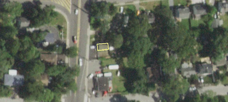 303 Islip Ave