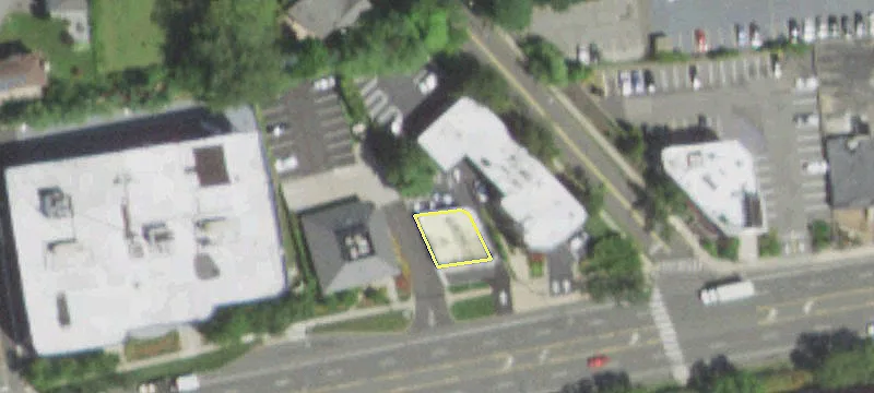 889 Northern Blvd