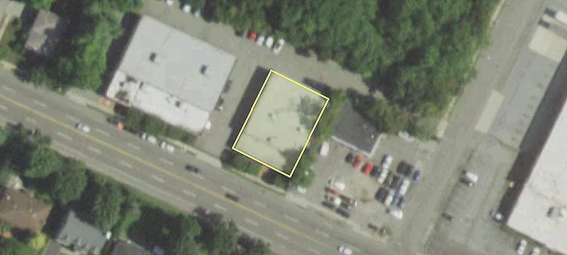 211 Robbins Ln