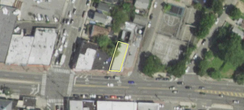 498 Hempstead Tpke