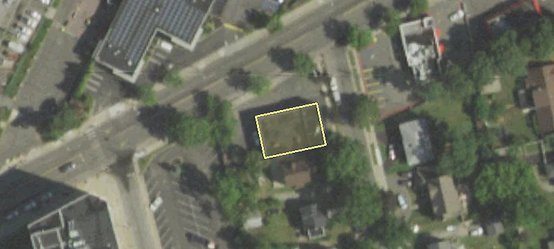34 Hempstead Ave