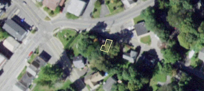 2 Maple Ave