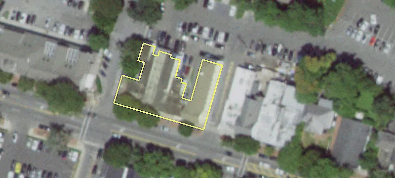 50 Newtown Ln