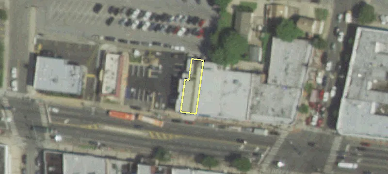 988 Hempstead Tpke