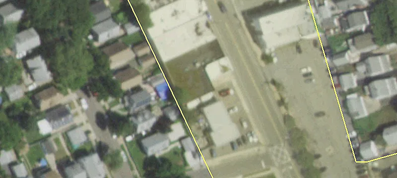 105 Lakeville Rd
