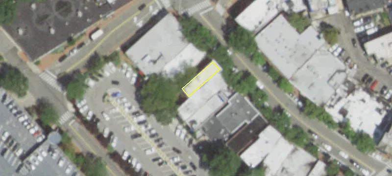 42 Middle Nck Rd