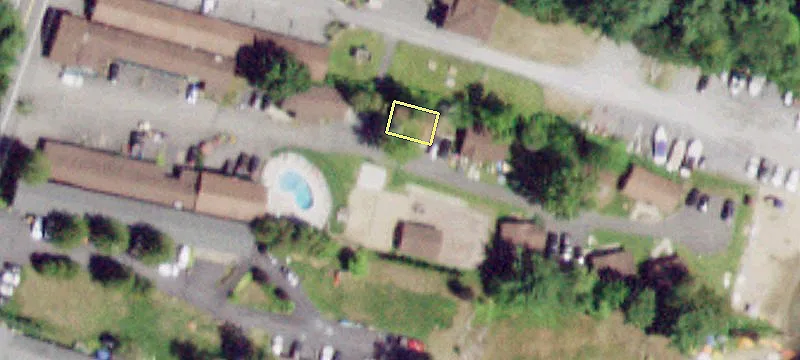 3940 Lk Shr Dr