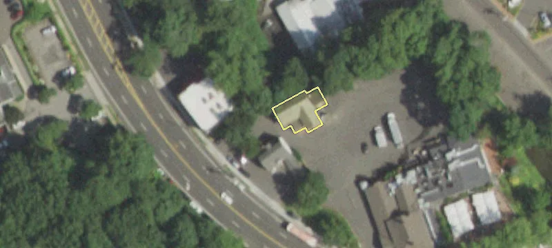 1295 Old Northern Blvd