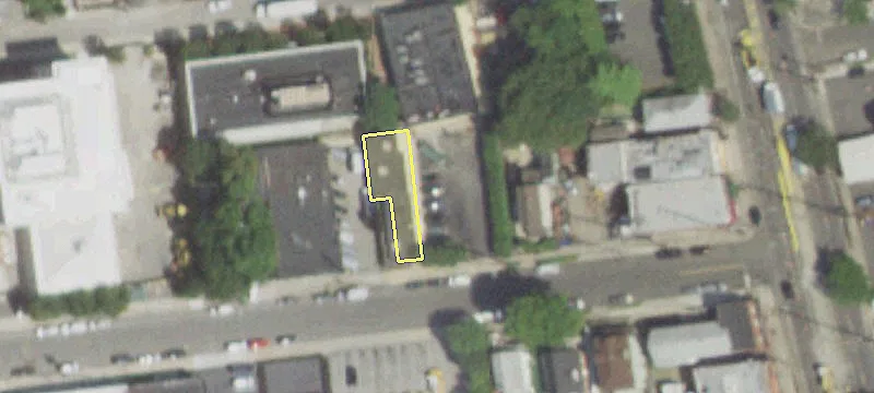 8 Davis Ave