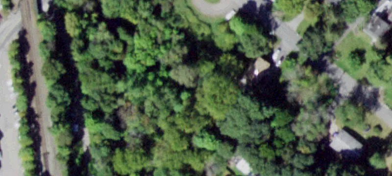 8 Falkirk Ave