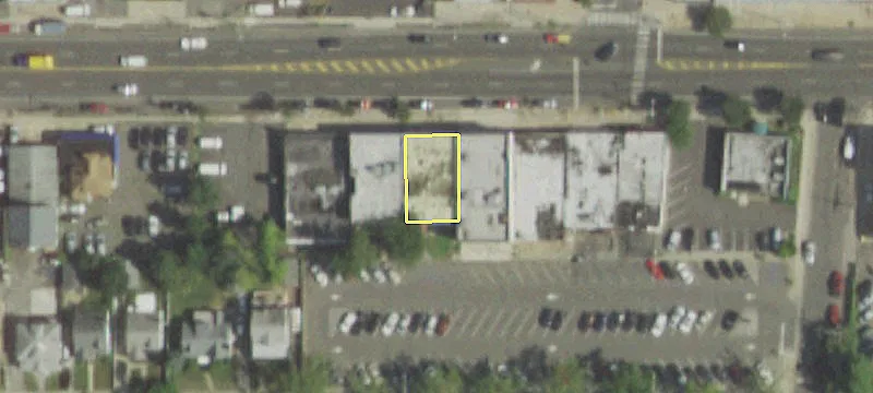 221 Hempstead Tpke
