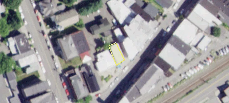 18-20 Main St