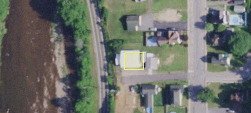 52 Burt Ln