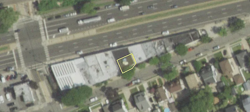 225 Sunrise Hwy