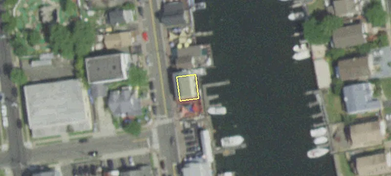 245 Woodcleft Ave