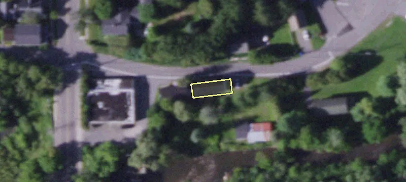 4 Riverside Dr