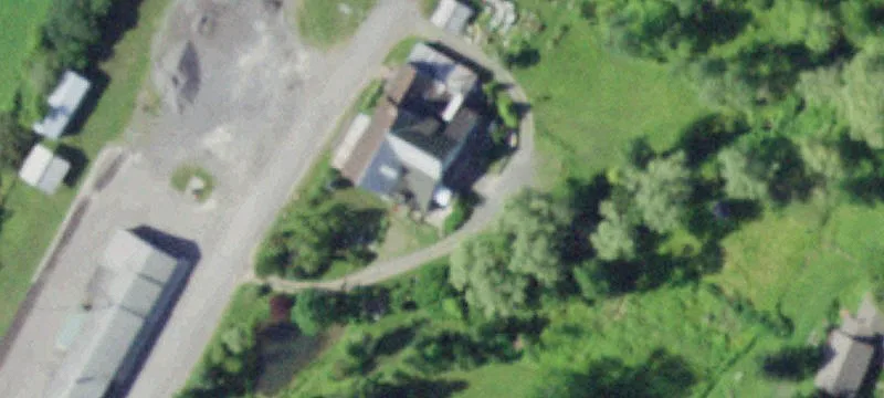 18 Railroad Ave