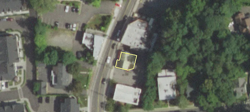 1424 Old Northern Blvd