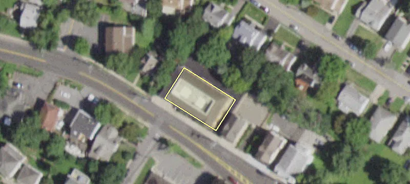 369 Ashford Ave