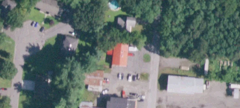 3351 Thompson St