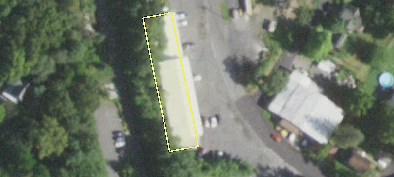 10 Commercial Ave
