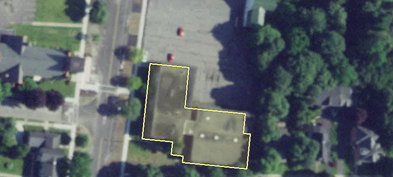 320 Main St