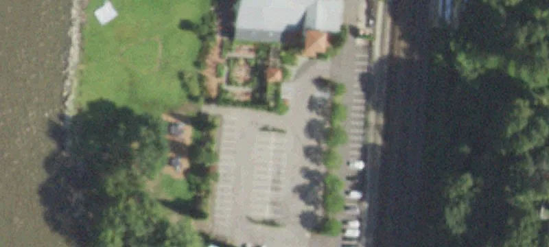 100 Riv St