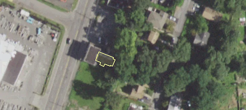 Saw Ml Riv Rd Lawn