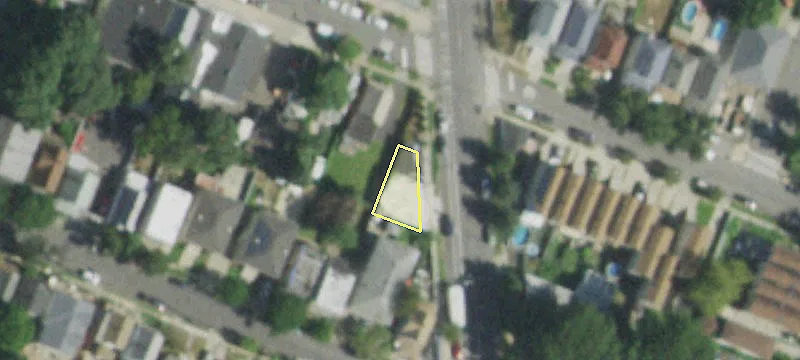 438 Targee St