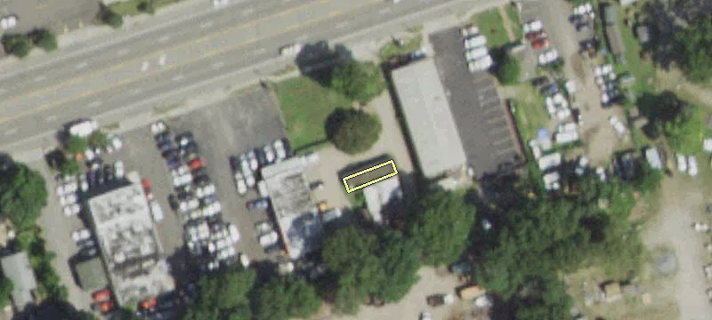 Hallock Ave