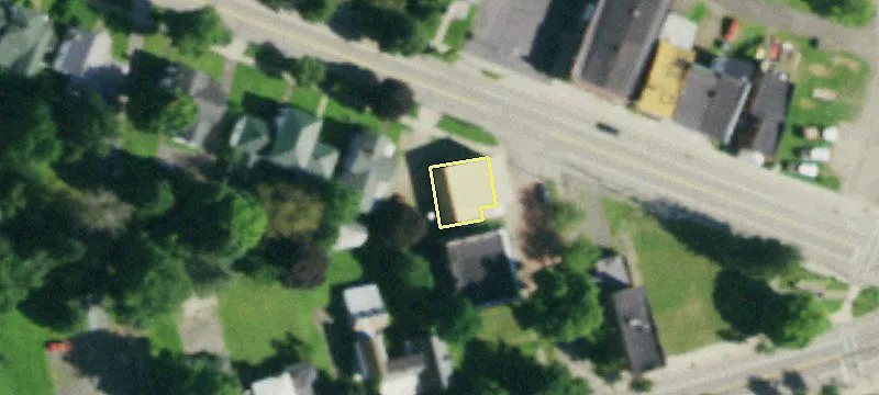 Jamestown St At Bank St