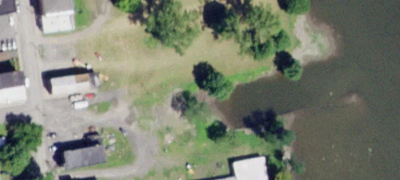 52 Riv St