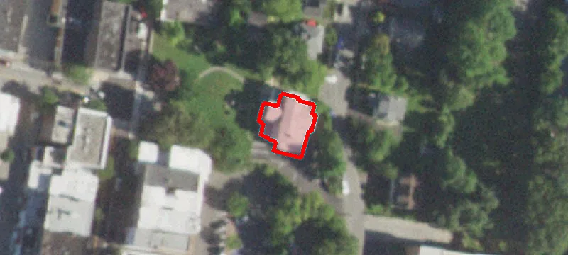 558 Warburton Ave