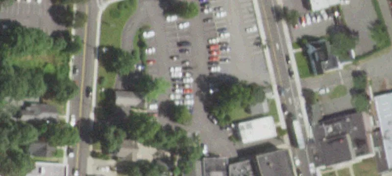 Bank St