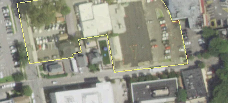 22 Lewyt St