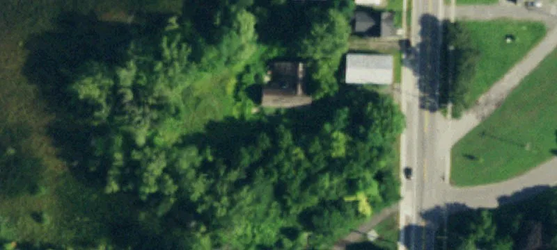 28 Cedar St