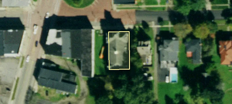 11 Park Sq