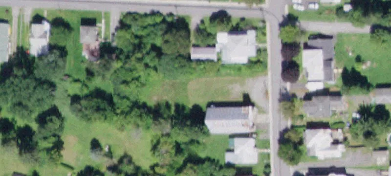 Holmes St